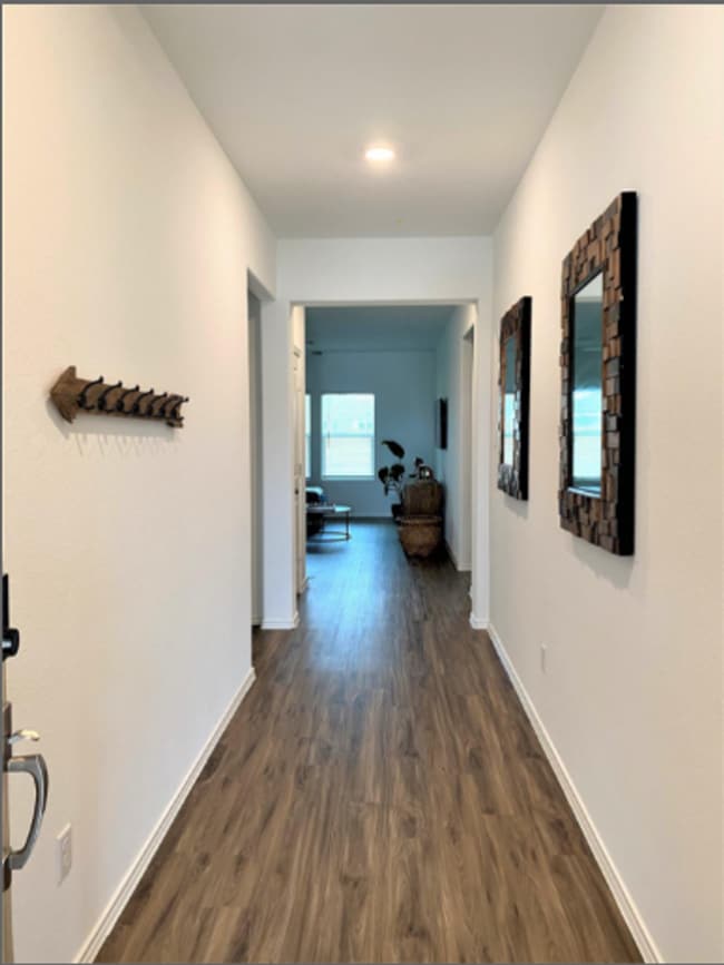 Photo - 112 Wolseley Dr