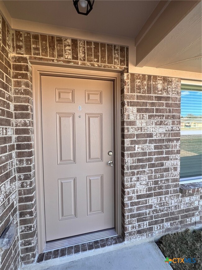 Photo - 1614 Risen Star Ln