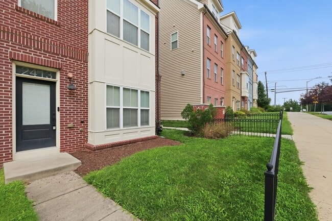 Photo - 2413 Glenallan Ave