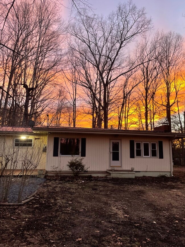 Building Photo - 213 Woodland Cir