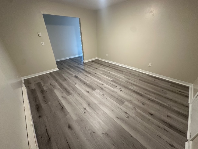 Photo - 1954 Lakeview Rd Unit D