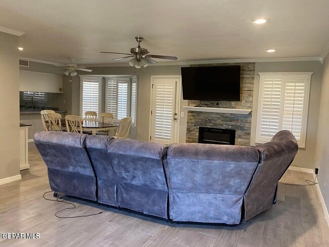 Photo - 11245 Quintana Dr