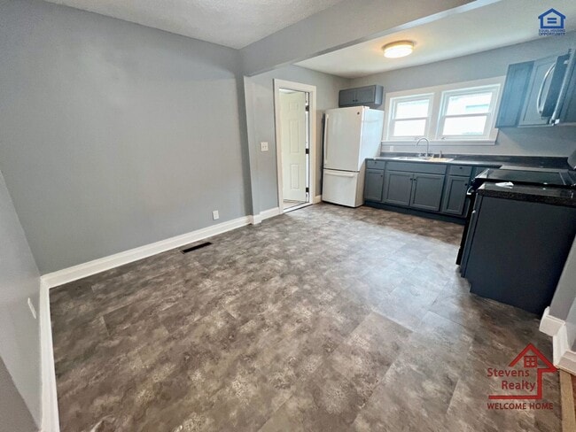 Photo - 2018 Walker Ave