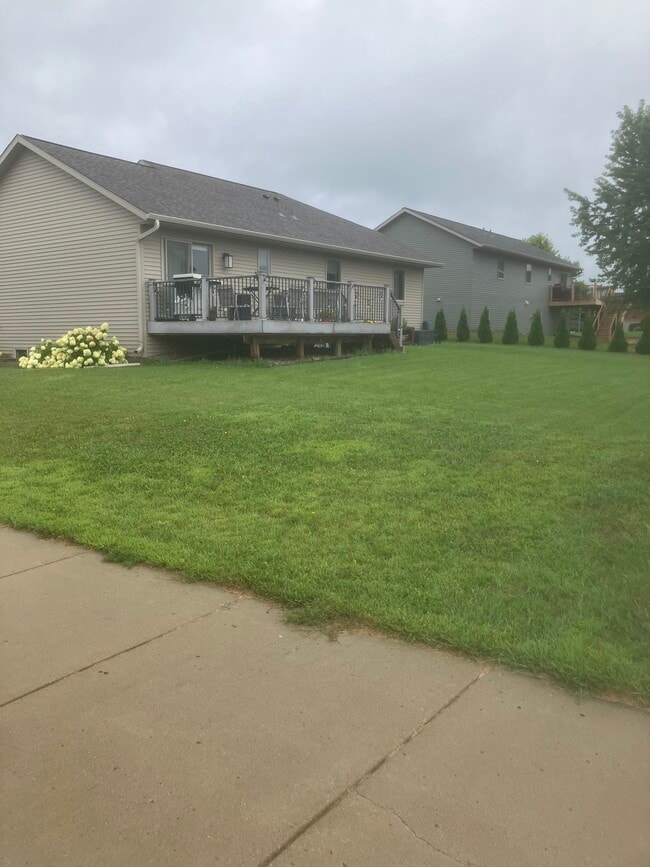 Photo - 301 Grovebrook Ct