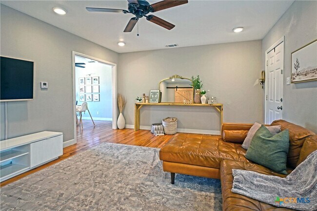 Photo - 315 Winburn Ave