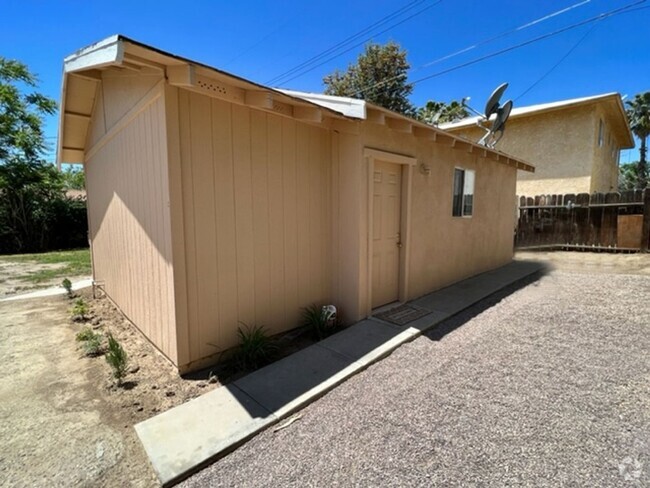 Building Photo - 525 N Fourth St Unit C Rental