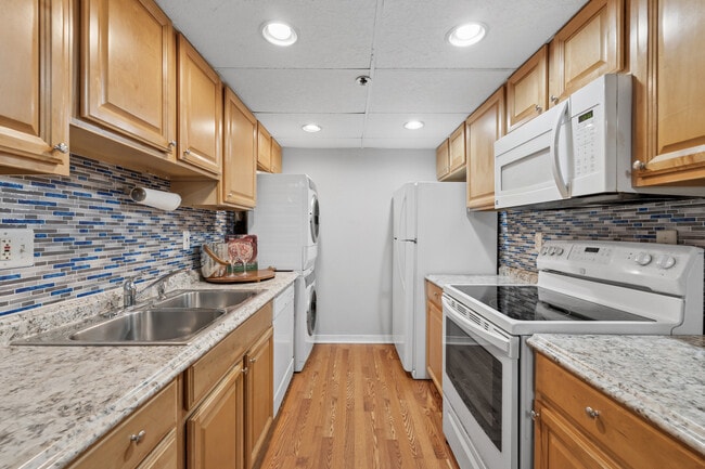 Photo - 5911 Edsall Rd Unit 403