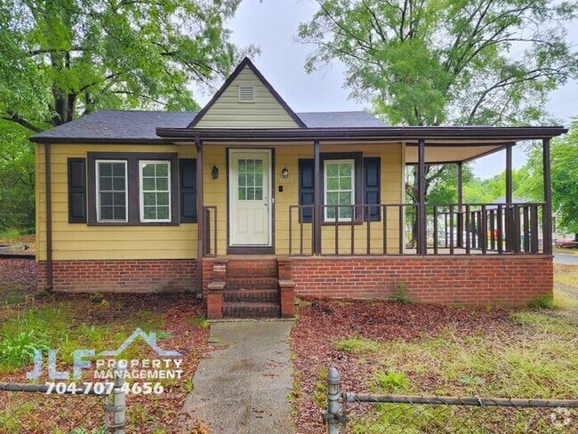 Building Photo - Adorable 3/1 Home in Albemarle