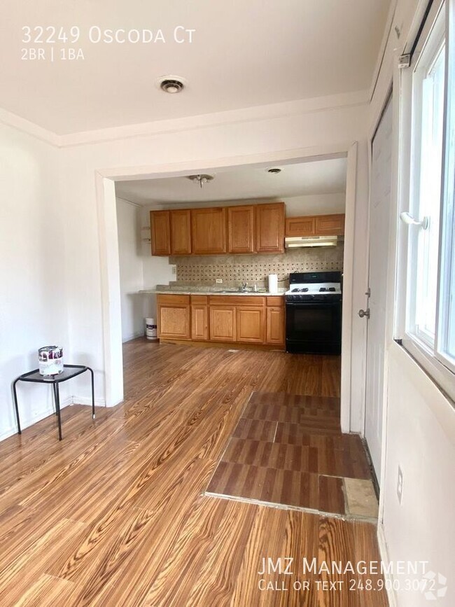 Building Photo - NEWLY RENOVATED AND INCREDIBLY COZY WESTLA... Rental