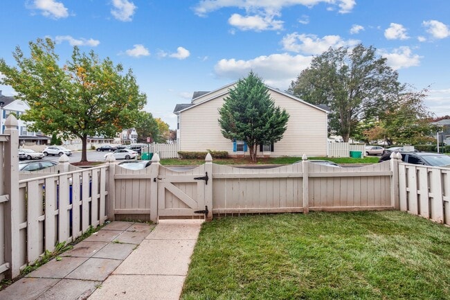 Photo - 3 bedroom 2.5 bathroom townhome for rent