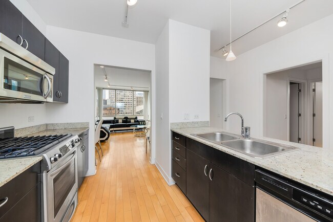 Photo - 8 E Randolph St Unit 2107