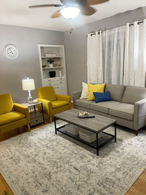 Photo - 2804 Truman St NE