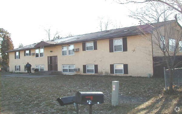 Photo - Western Oaks