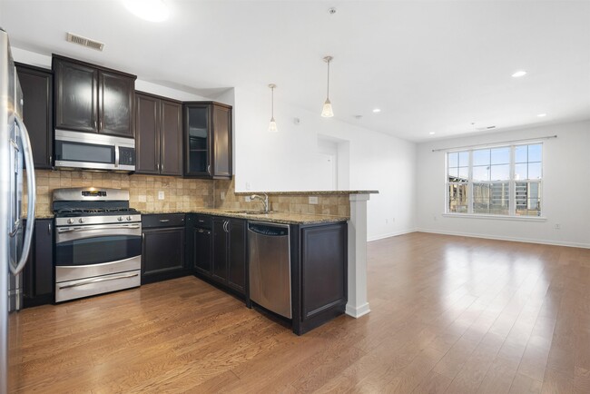 Photo - 443 2nd St Unidad 311 Rental