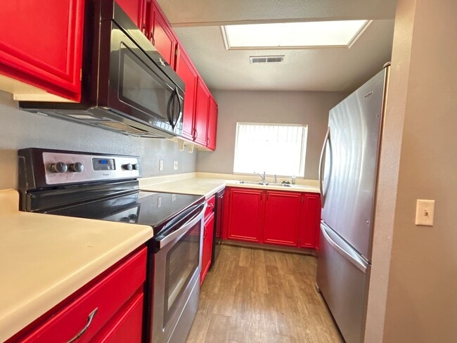 Photo - 581 S 225 W