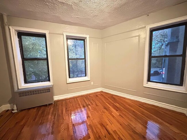 Photo - 55 W Mosholu Pkwy N Unit 6