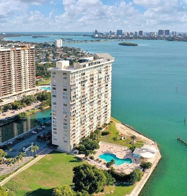Building Photo - 11111 Biscayne Blvd Unit 6H