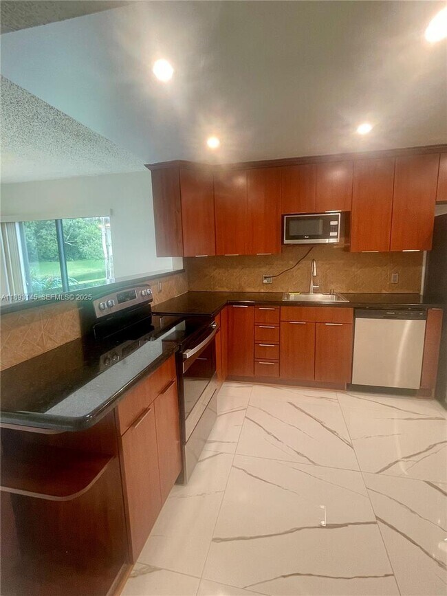 Photo - 403 Lakeview Dr Unit 106