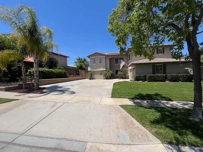 Beautifully Updated 5-Bedroom Home with Ci... - Beautifully Updated 5-Bedroom Home with Ci...