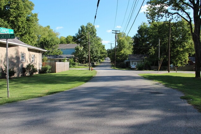 Photo - 2 Bedroom / 2 Bath Apartment with w/d hookups in East Nashville!