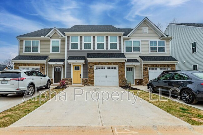 Photo - 307 Lograto Ln Townhome