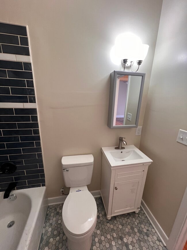 Photo - 1005 W High St