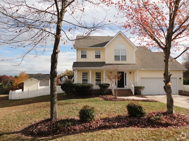 Building Photo - 125 Medford Cir Rental