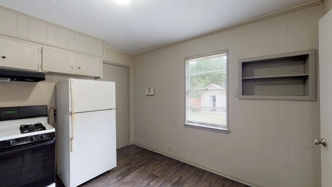 Photo - 3 Bedroom/1 Bath/2 Car Garage- Home