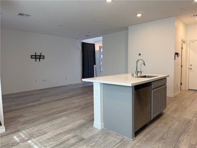 Photo - 8851 Flora Run Ave