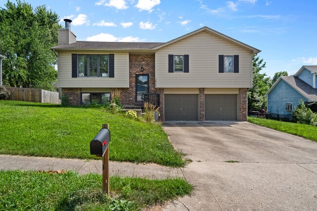 Building Photo - 3608 Teakwood Dr Rental