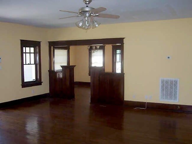 Photo - 1701 Sylvester Rd