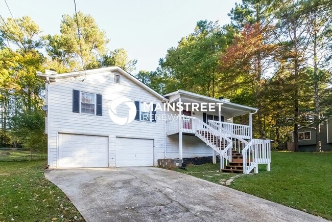 Photo - 3 Bedroom Pet-Friendly Home in Dallas, GA with Main Street Renewal