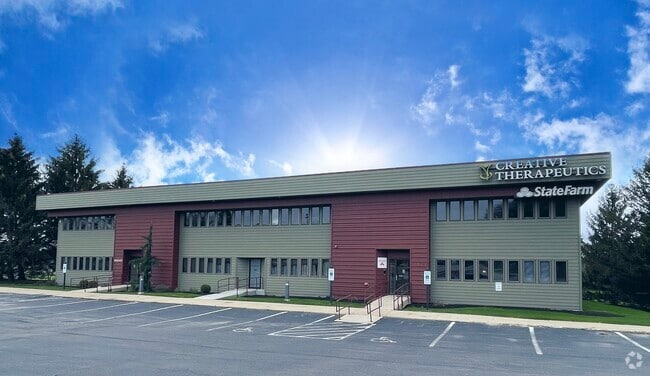 Building Photo - 400 E Hillcrest Dr Unit 203 Rental