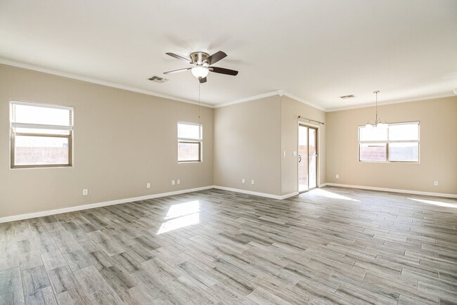 Photo - 261 N Valle Verde