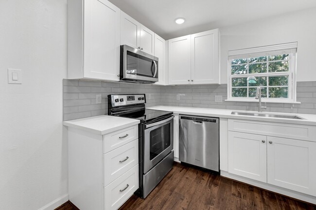 Photo - 311 Clifton St