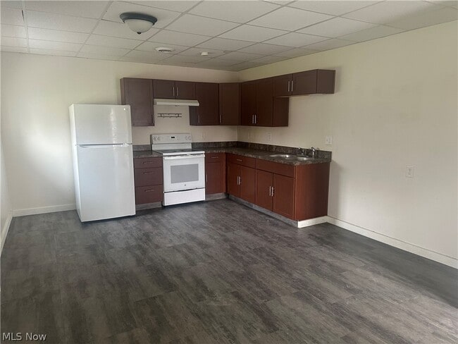 Photo - 5885 Youngstown Hubbard Rd