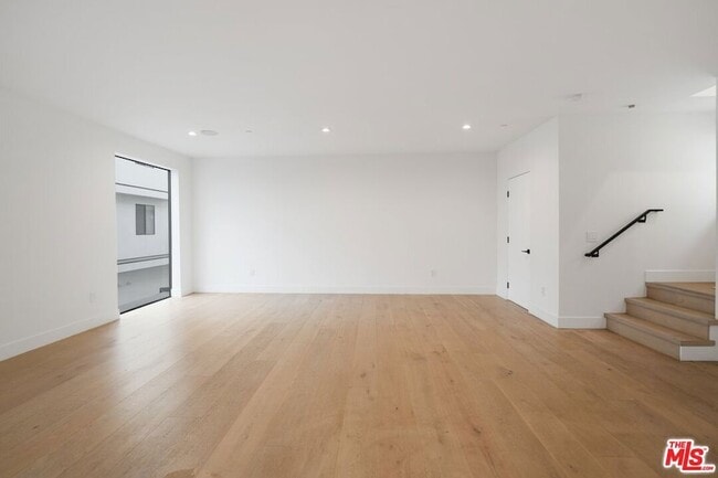 Photo - 735 N Gramercy Pl