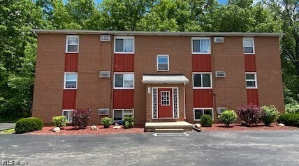 Building Photo - 166 Kendall Ave Unit 3