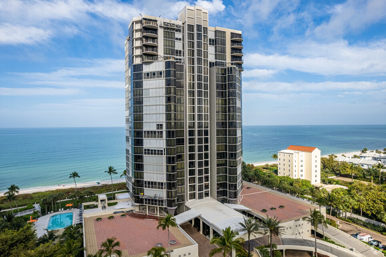 4951 Gulf Shore Blvd N - Le Parc Apartments