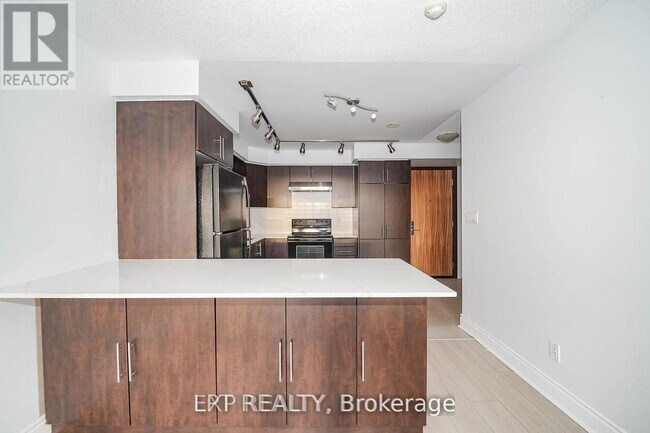 Photo - H-60 S Town Centre Blvd Unité 905