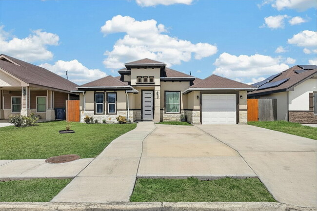 Building Photo - "Charming 3-Bedroom Oasis in Alamo, TX with 2 Full Baths – Your Cozy Retreat Awaits!"