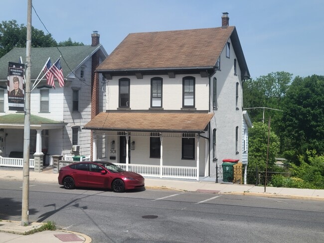 Street View - 301 N 1st St