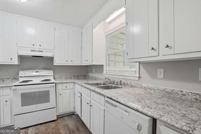 5342-5344 Ridgemere Court