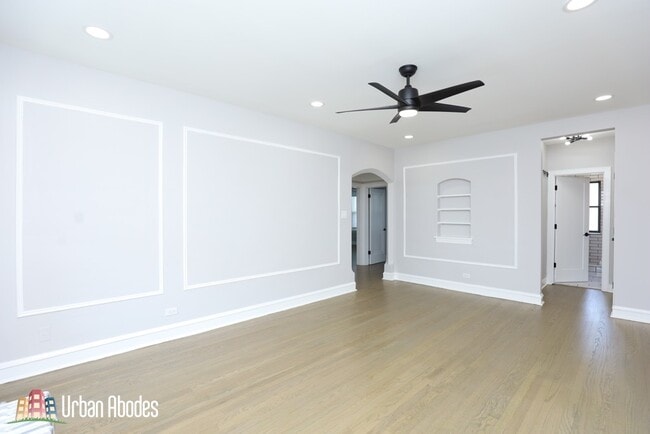 Photo - 1352 W Carmen Ave Apartments Unit 2N