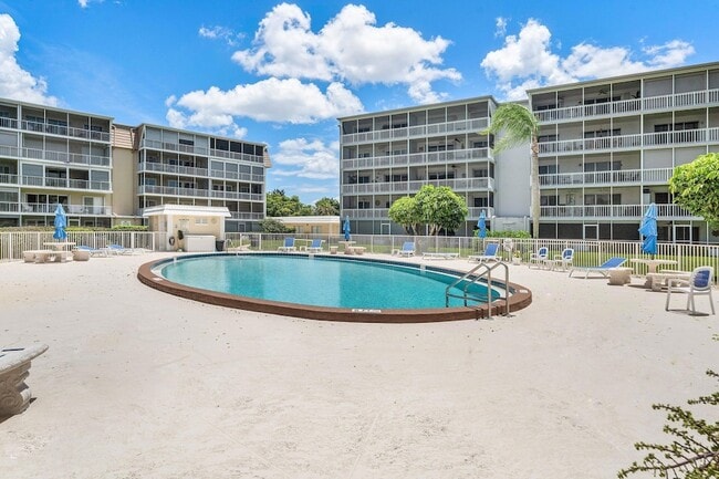 Building Photo - 250 John F Kennedy Dr Unit 204