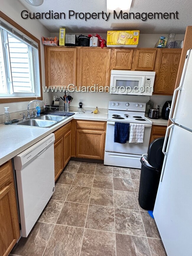 Photo - Apple Valley Town Home, 1 Car Garage, Laundry in Unit, Storage
