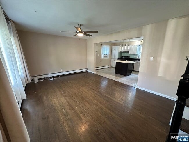 Photo - 777 Oakwood Ln