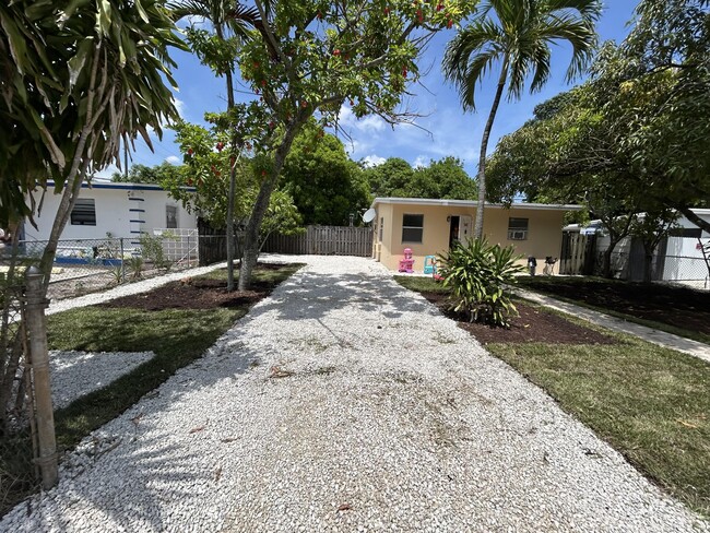 Building Photo - 1563 NW 10th Pl Rental
