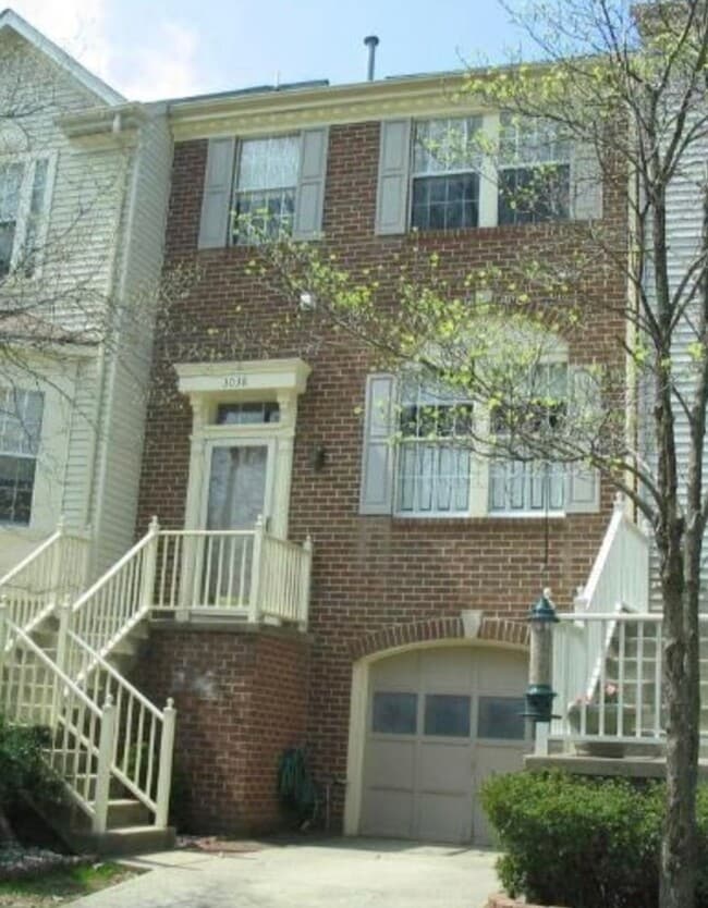 Building Photo - READY TO GO 3 LVL - 3 bed + 2 full and 2 half bath TH