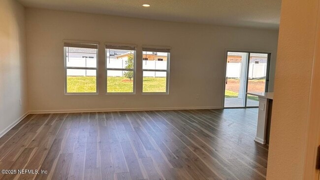 Photo - 47 Carbonell Pl